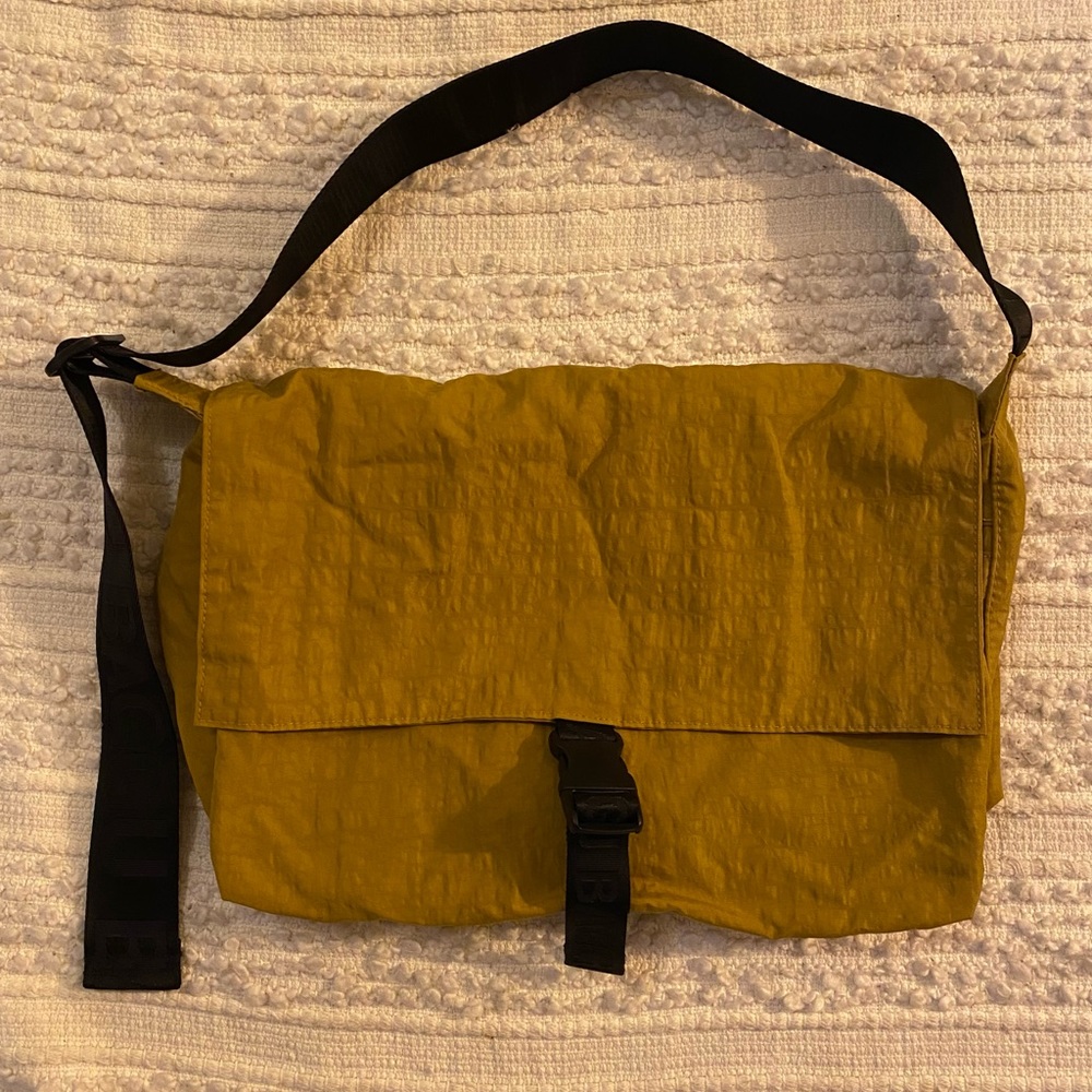Baggu Messenger Bag in Camel